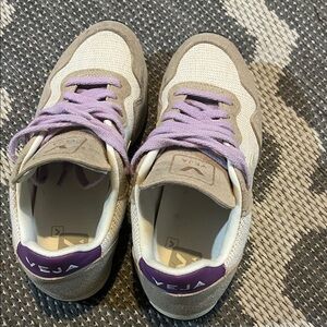 Veja Women's Sneakers in Cream and Lavender